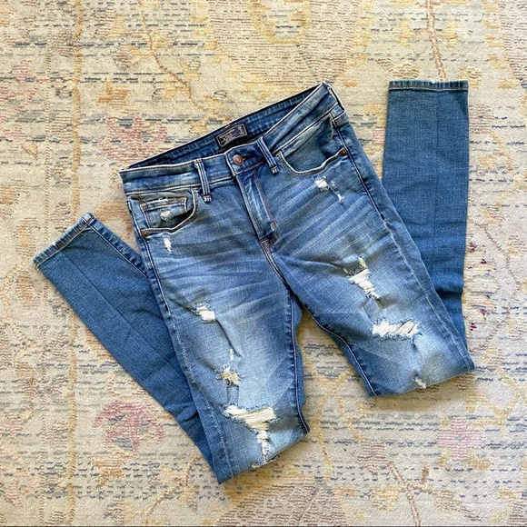 Abercrombie & Fitch Denim - NWOT • AF • Size 26/2R • Mid Rise Super Skinny Jeans